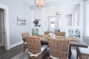 The Old Flamingo Vibrant Bungalow just 2 mins from the beach